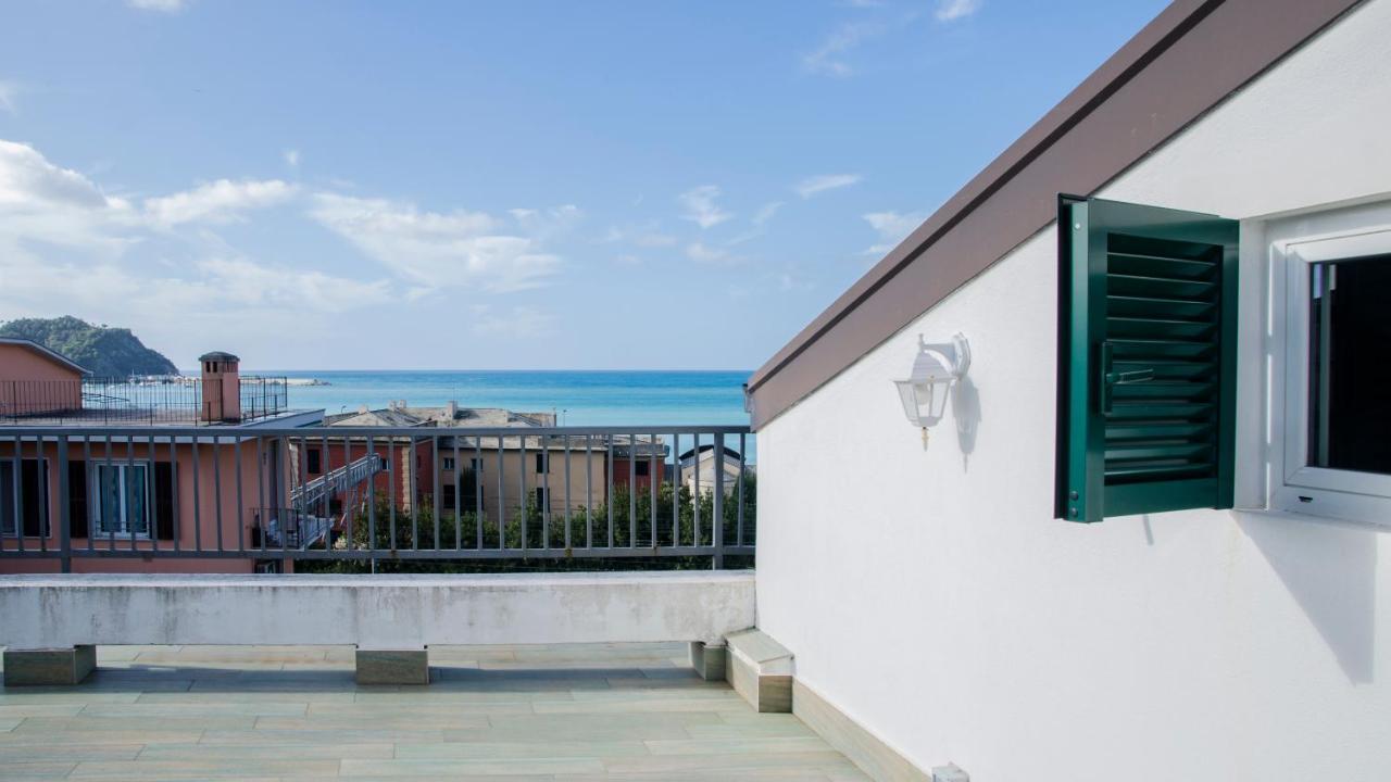 009 - Attico Sant'Anna Vista Mare 150M Dalla Spiaggia Con Terrazza Privata Apartment เซสตรี เลวานเต ภายนอก รูปภาพ